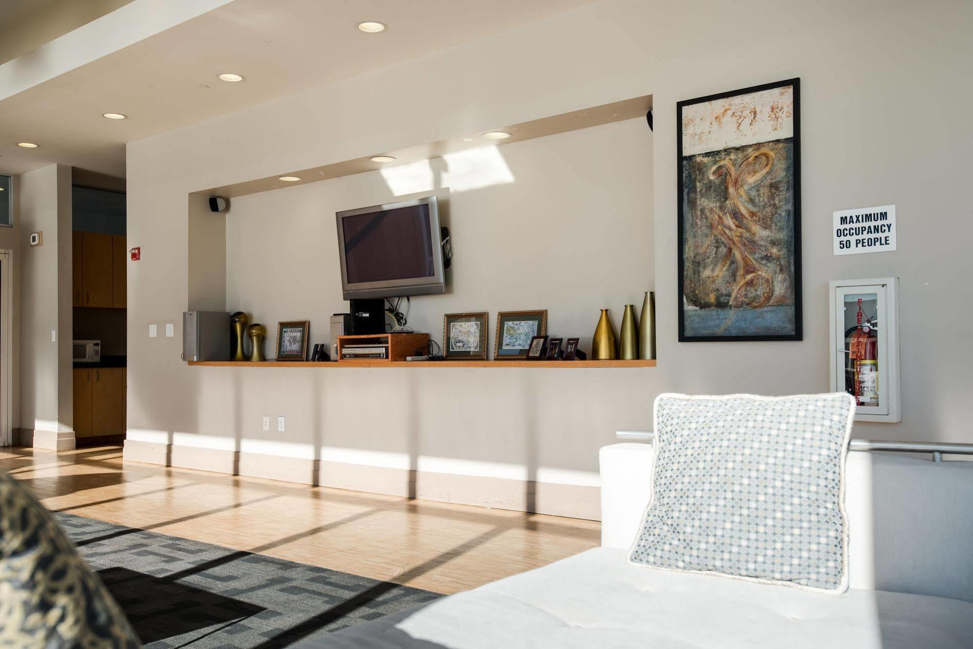 Dharma Home Suites Jc At Exchange Place Джерсі-Сіті Екстер'єр фото