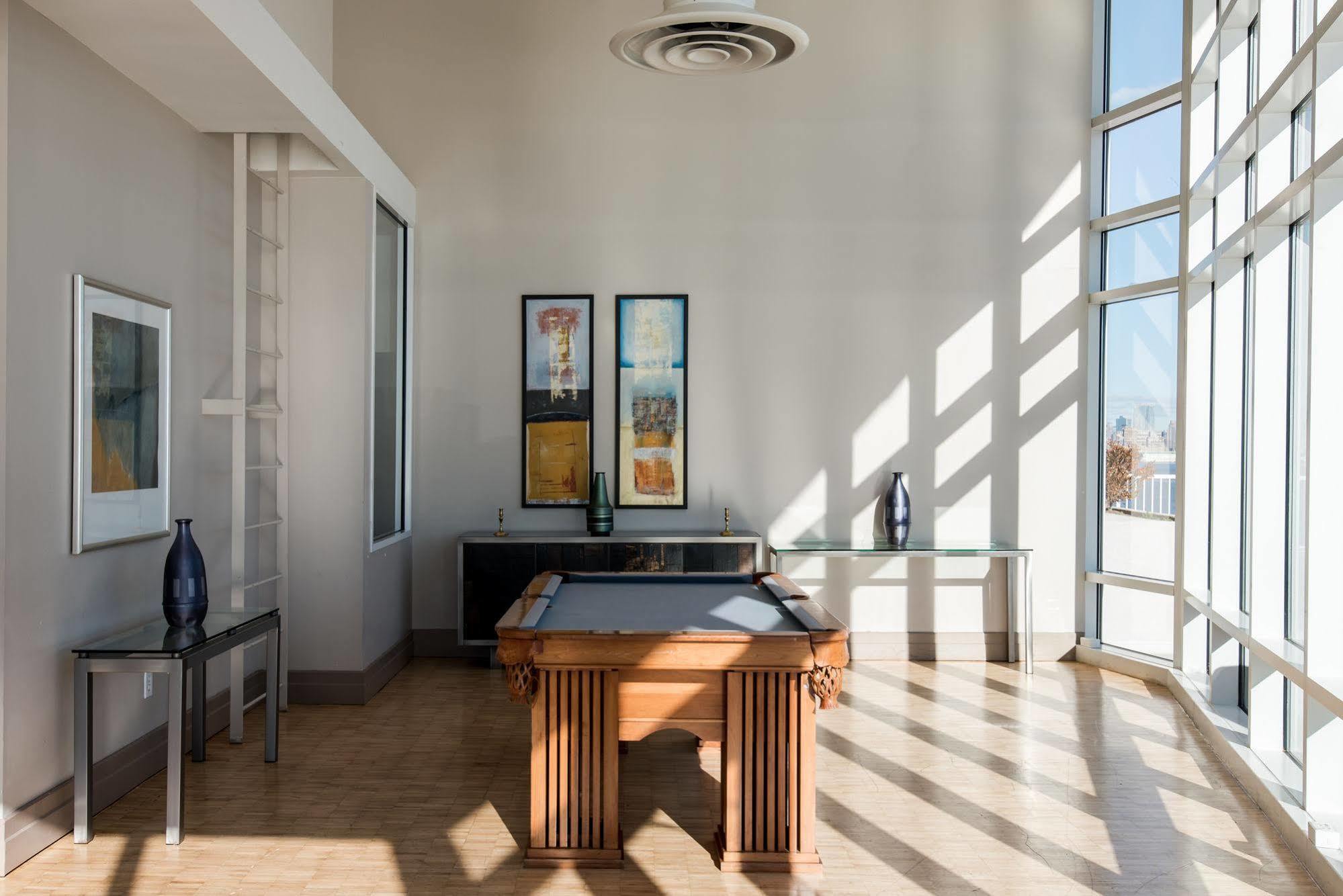 Dharma Home Suites Jc At Exchange Place Джерсі-Сіті Екстер'єр фото