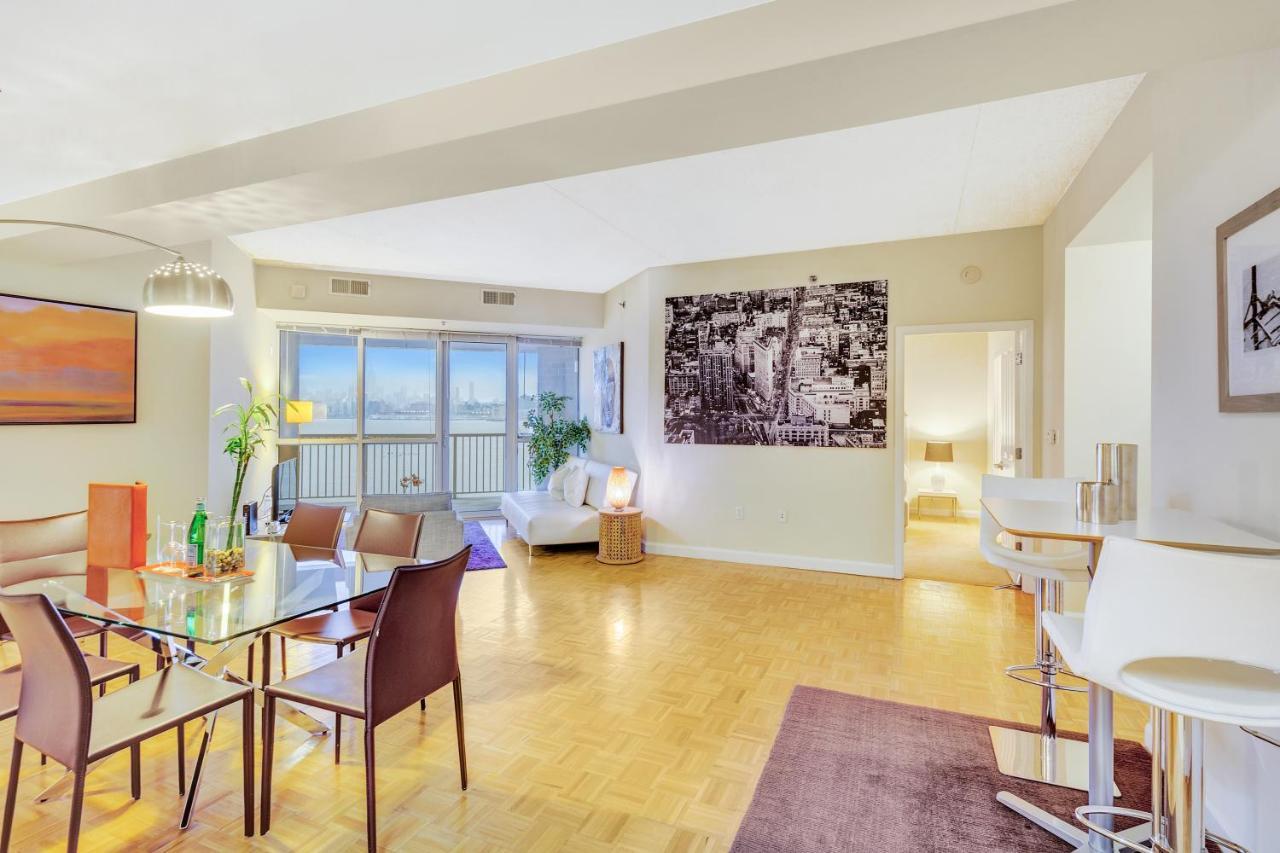 Dharma Home Suites Jc At Exchange Place Джерсі-Сіті Екстер'єр фото